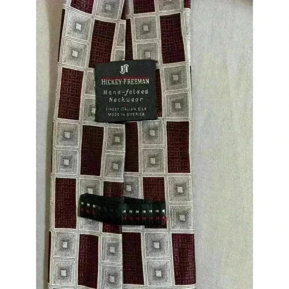 HICKEY FREEMAN Men's 100% Silk Wide Necktie Designer Geometric Mauve/silver Gray - Picture 3 of 3